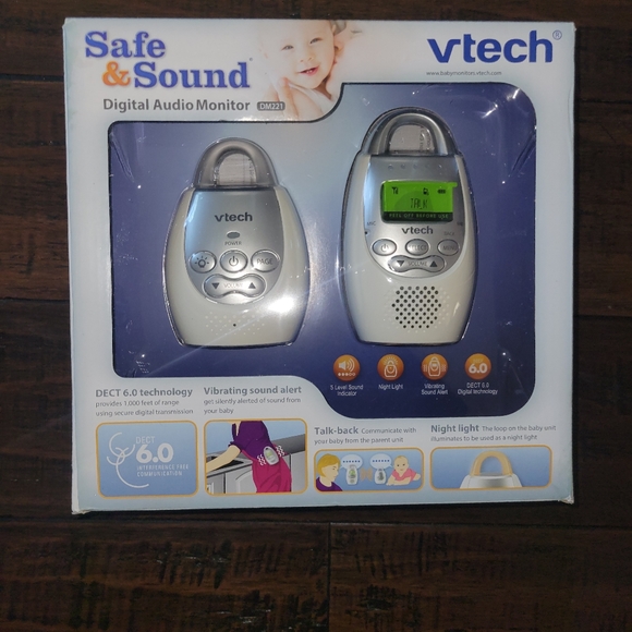 Vtech Safe & Sound Digital Audio Monitor - Picture 1 of 3